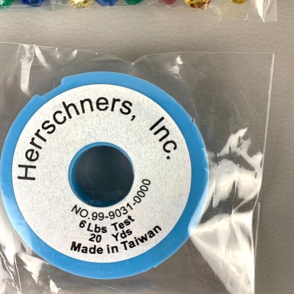 Herrschners Plastic Beaded Gift Box Christmas Ornaments Kit 517285 Makes 4 - Picture 7 of 8